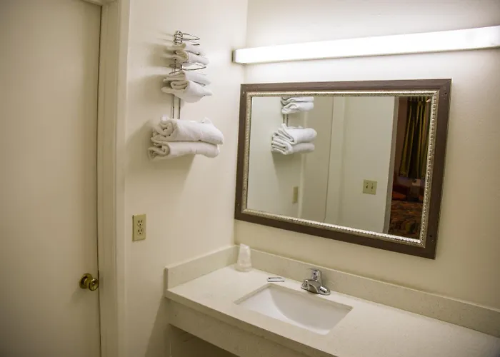 Travel Motel 4*